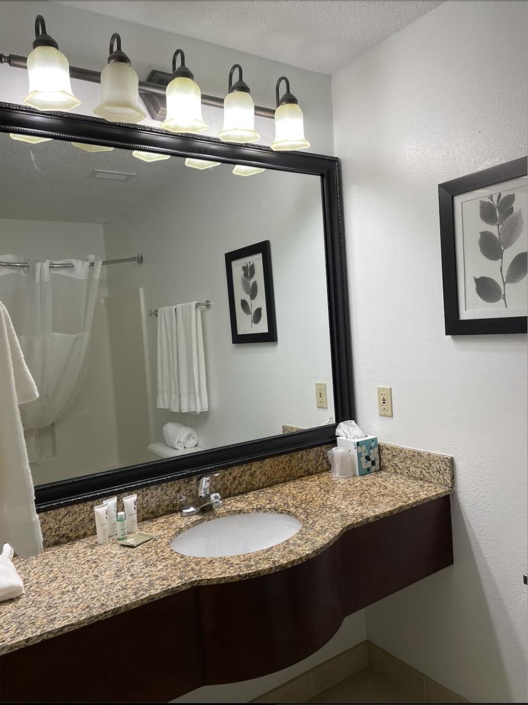 Harmony Inn & Suites Fort Dodge Luaran gambar